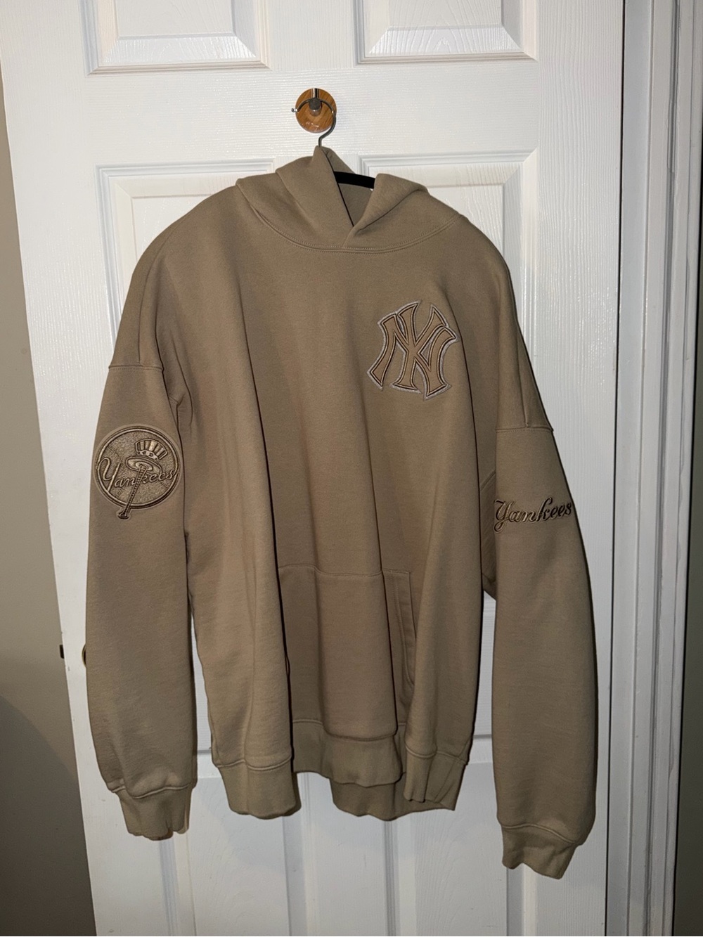 Mens pro standard yankees hoodie XL taupe/khaki embroidered logos